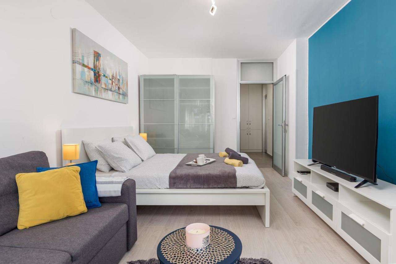 Sunny Studio Apartment With Balcony Rijeka Extérieur photo