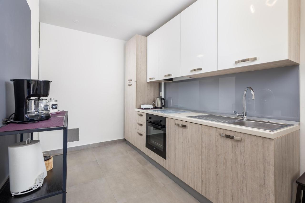 Sunny Studio Apartment With Balcony Rijeka Extérieur photo