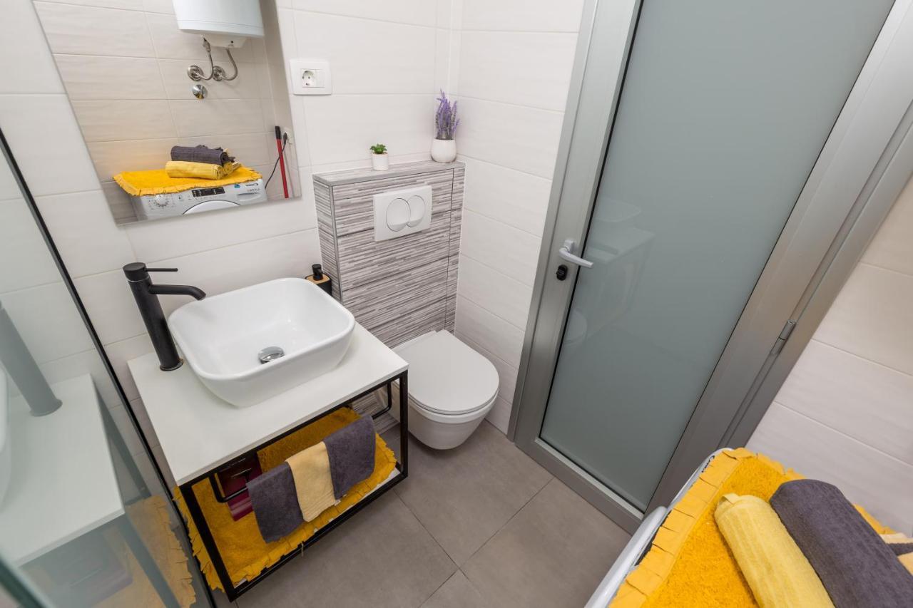 Sunny Studio Apartment With Balcony Rijeka Extérieur photo